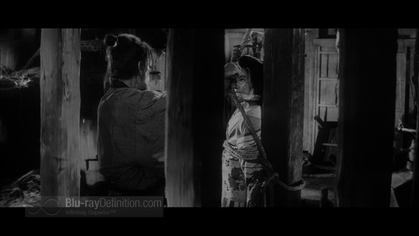 Three_Outlaw_Samurai_Criterion_04