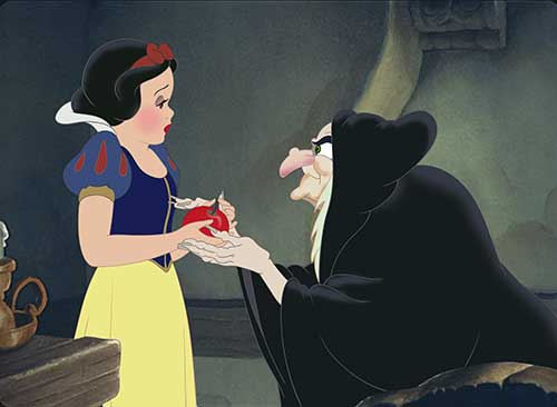 Snow-White-apple-Witch-still-1