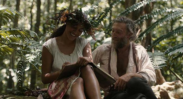 Vincent Cassel and Tuheï Adams in Gauguin - Voyage de Tahiti (2017)