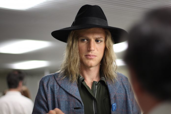 Johnny Flynn in Stardust (2020)