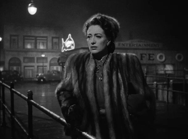 Joan Crawford in Mildred Pierce (1945)