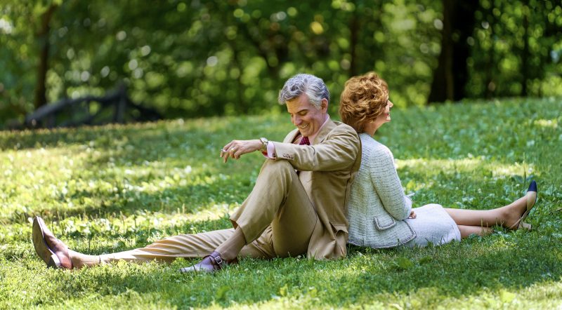 Maestro. (L to R) Bradley Cooper as Leonard Bernstein (Director/Writer) and Carey Mulligan as Felicia Montealegre 
in Maestro. Cr. Jason McDonald/Netflix © 2023.