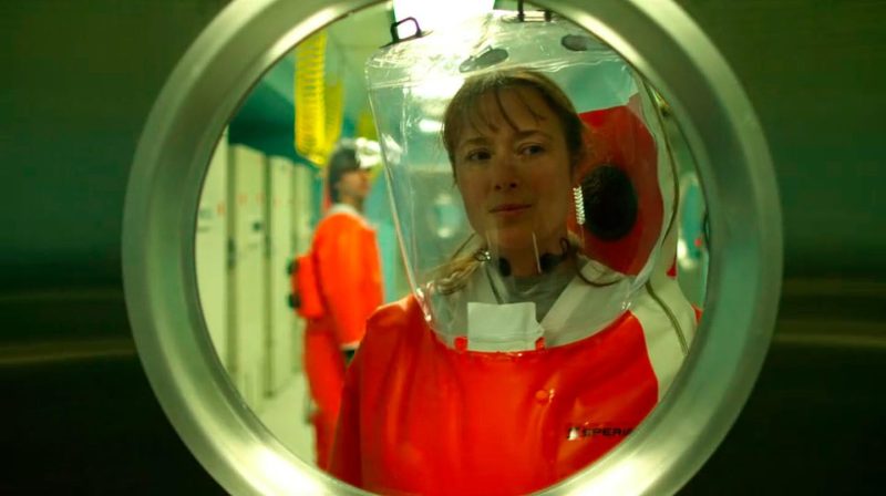 
Jennifer Ehle and Demetri Martin in Contagion (2011)