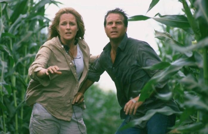 Helen Hunt and Bill Paxton in Twister (1996)