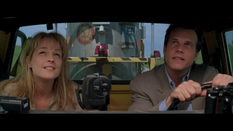 Helen Hunt and Bill Paxton in Twister (1996)