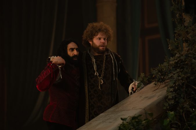 THE DECAMERON. (L to R) Amar Chadha-Patel as Dioneo and Douggie McMeekin as Tindaro in Episode 101 of The Decameron. Cr. Giulia Parmigiani/Netflix © 2023