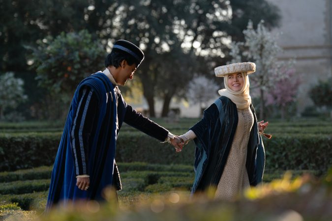 THE DECAMERON. (L to R) Karan Gill as Panfilo and Lou Gala as Neifile in Episode 101 of The Decameron. Cr. Giulia Parmigiani/Netflix © 2023