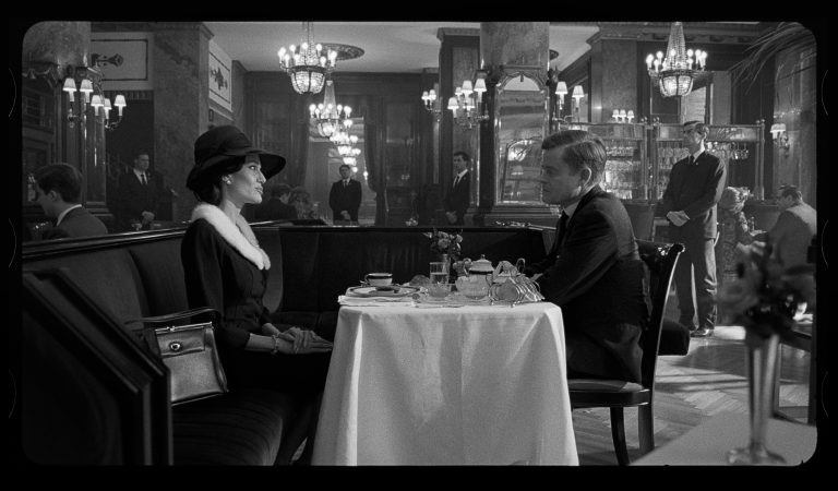 MARIA. Angelina Jolie as Maria Callas and Caspar Phillipson as JFK in Maria. Cr. Courtesy of Netflix © 2024.
