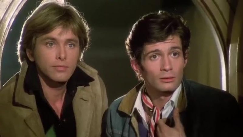 Ray Lovelock and Marc Porel in Live Like a Cop, Die Like a Man (1976)
