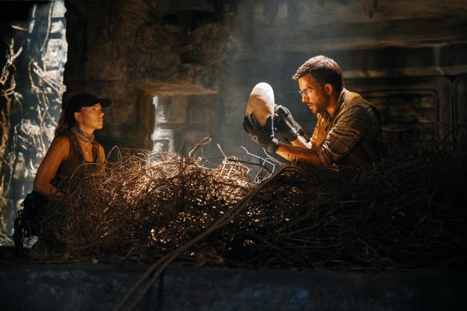 Jonathan Bailey and Scarlett Johansson in Jurassic World: Rebirth (2025)