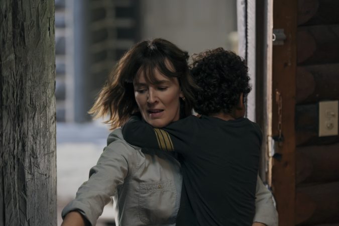 Untamed. Rosemarie DeWitt as Jill Bodwin in episode 105 of Untamed. Cr. Ricardo Hubbs/Netflix © 2025