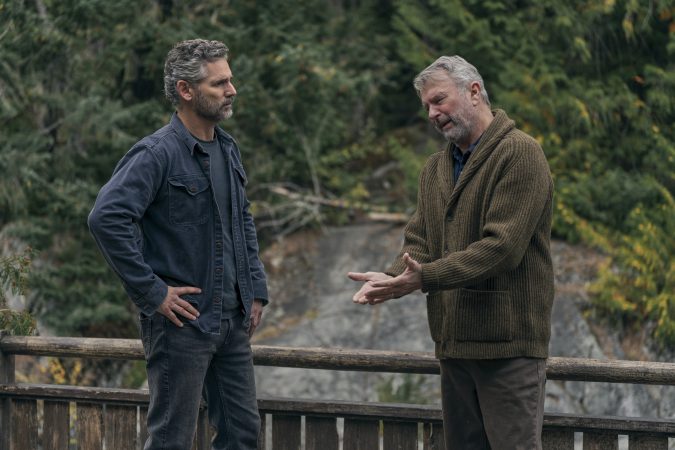 Untamed. (L to R) Eric Bana as Kyle Turner, Sam Neill as Paul Souter in episode 106 of Untamed. Cr. Ricardo Hubbs/Netflix © 2025