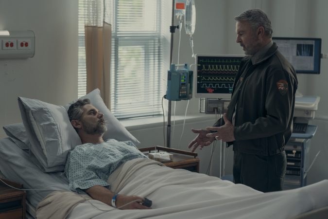 Untamed. (L to R) Eric Bana as Kyle Turner, Sam Neill as Paul Souter in episode 106 of Untamed. Cr. Ricardo Hubbs/Netflix © 2025