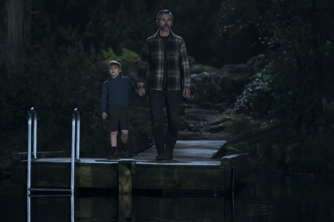 Untamed. (L to R) Ezra Wilson as Caleb Turner, Eric Bana as Kyle Turner in episode 106 of Untamed. Cr. Ricardo Hubbs/Netflix © 2025