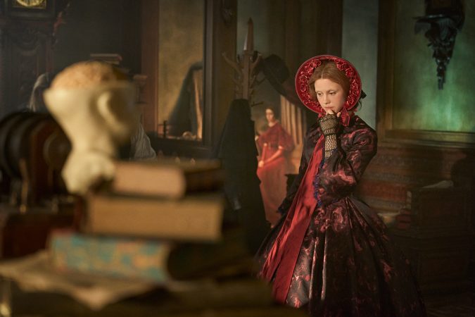 FRANKENSTEIN. Mia Goth as Elizabeth in Frankenstein. Cr. Ken Woroner/Netflix  © 2025.