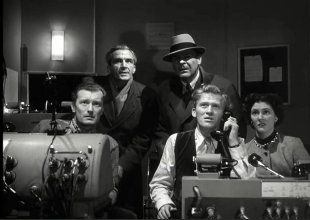 Brian Donlevy, Gordon Jackson, and David King-Wood in The Quatermass Xperiment (1955)